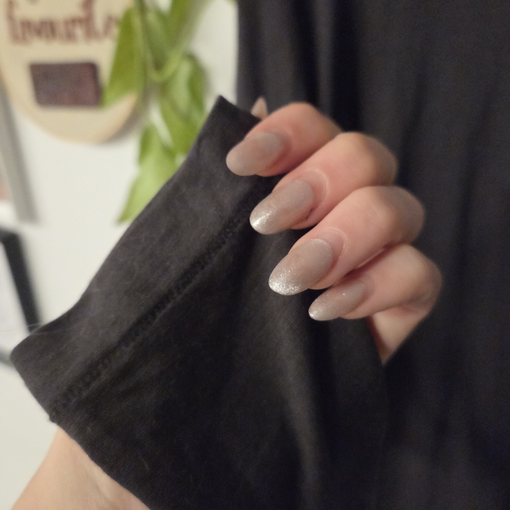 Uniqlo Heattech Long Sleeve Lightweight Turtleneck Tee - Picture 3 of 6